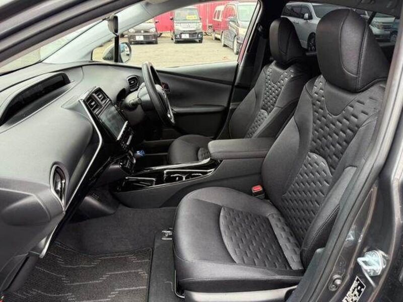 PRIUS PHV