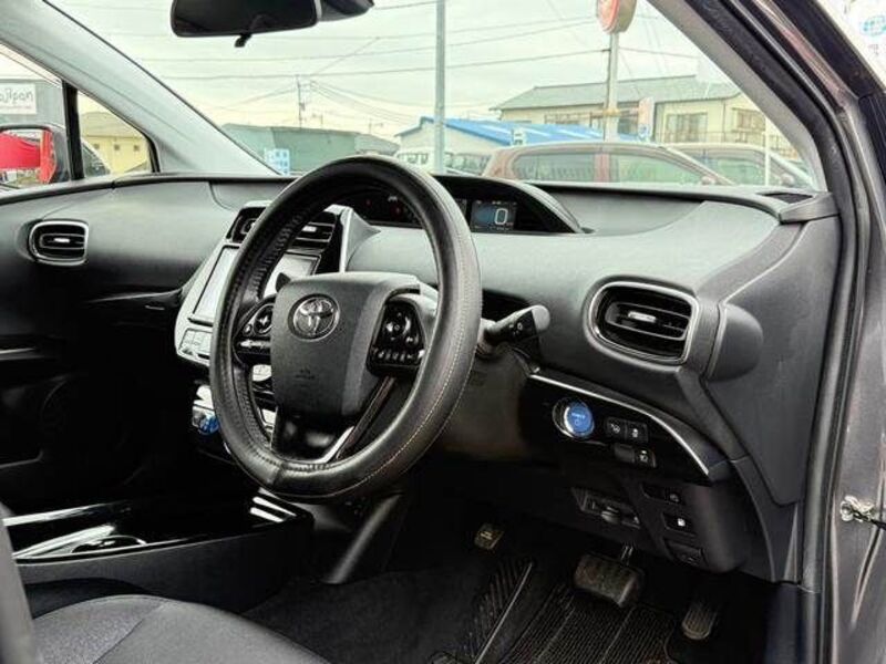 PRIUS PHV