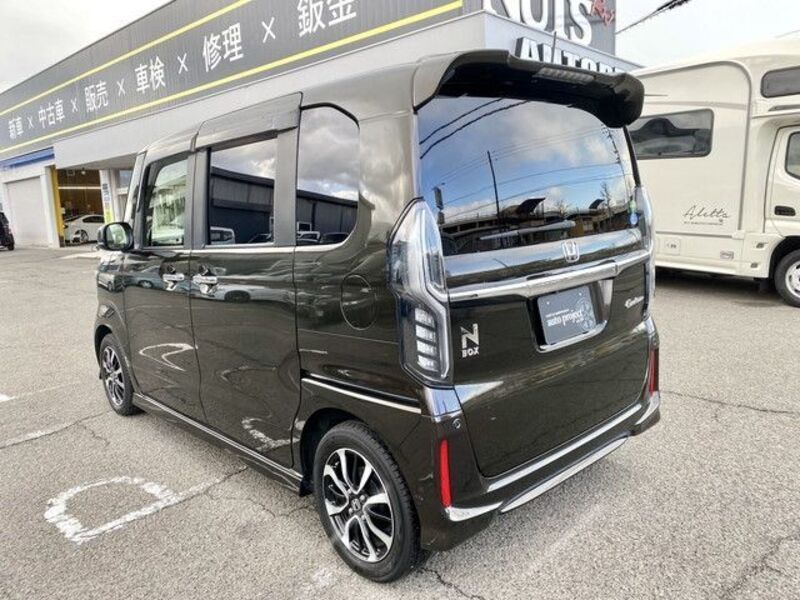 N BOX CUSTOM