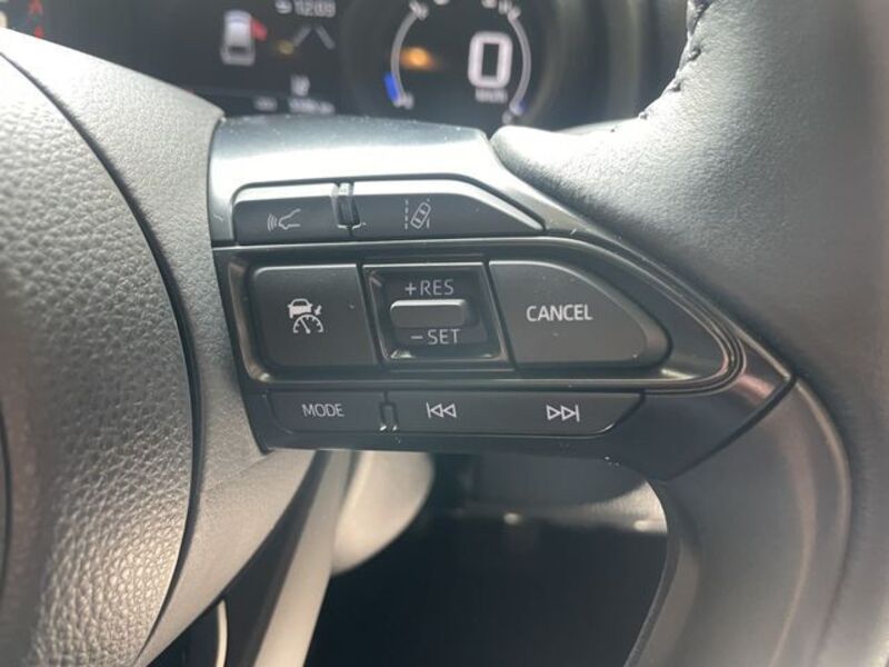 YARIS CROSS