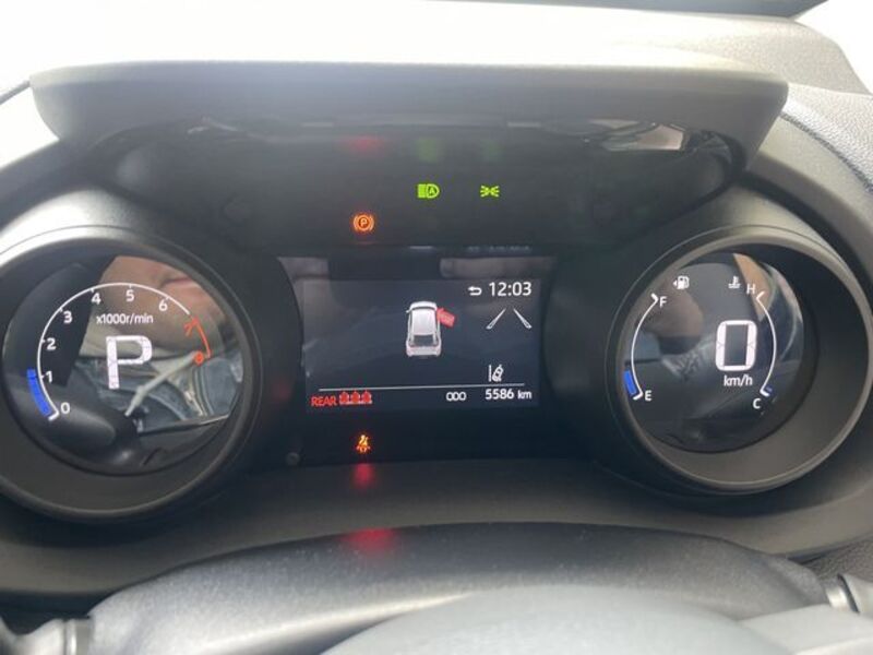 YARIS CROSS