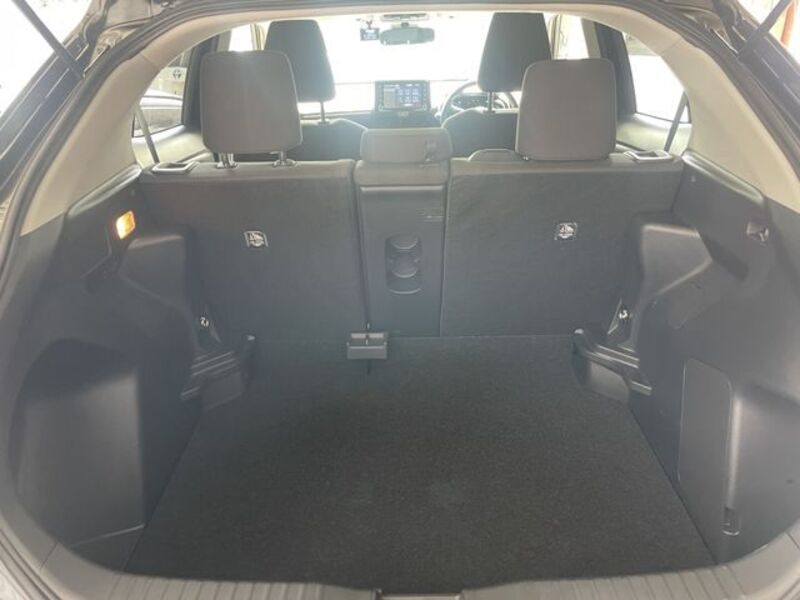 YARIS CROSS