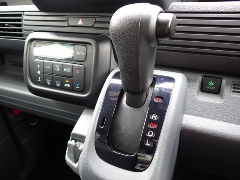 N-VAN