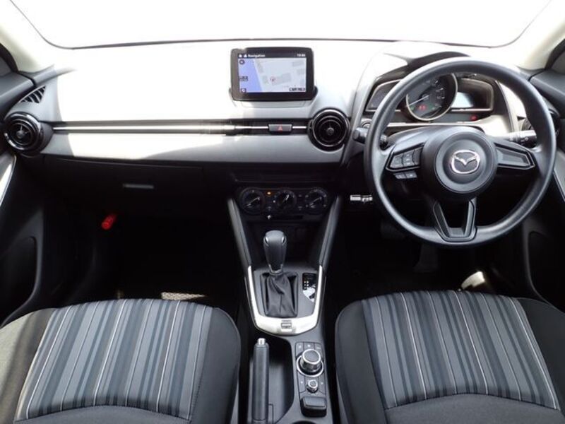 MAZDA2