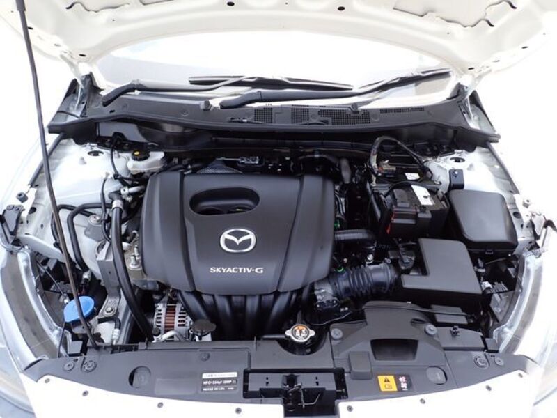 MAZDA2