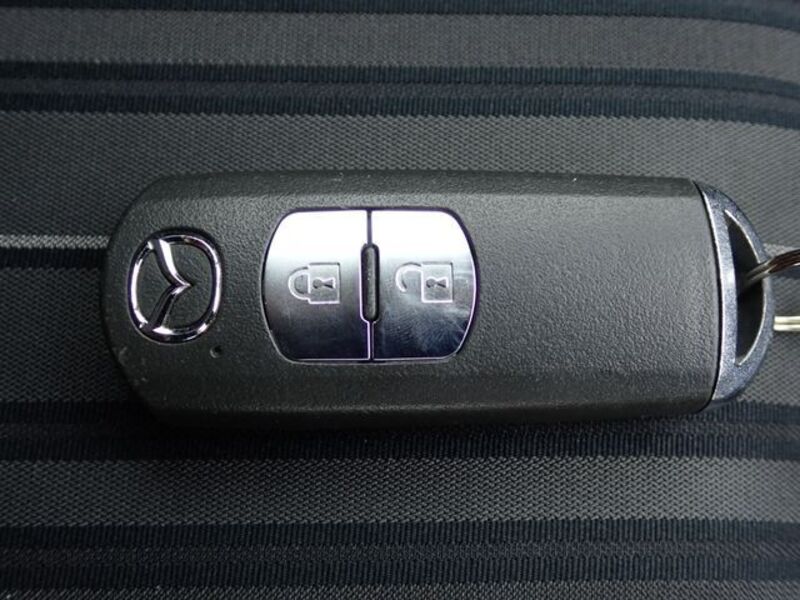 MAZDA2