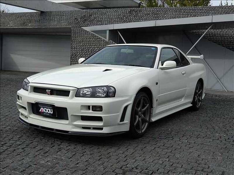 NISSAN SKYLINE