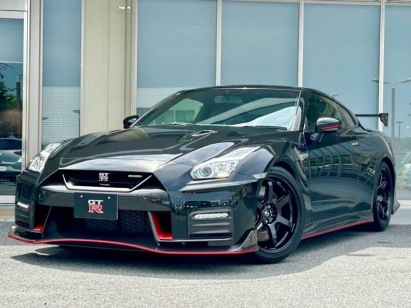 NISSAN GT-R