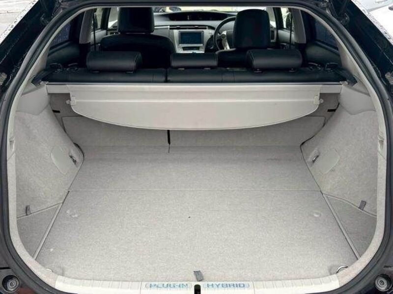 PRIUS PHV