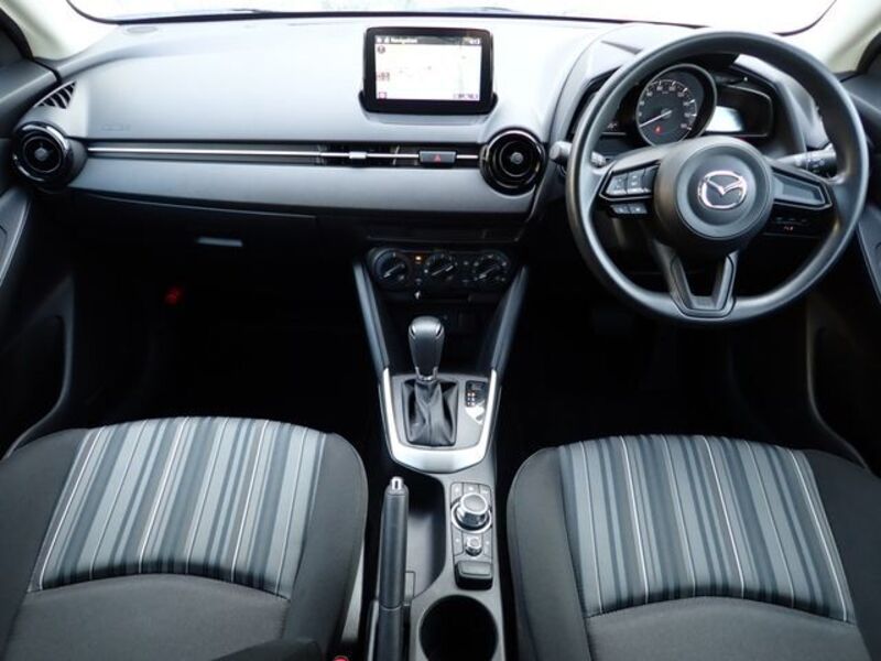 MAZDA2