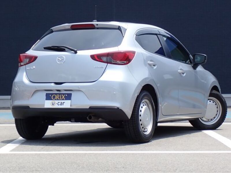 MAZDA2