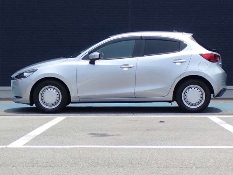 MAZDA2