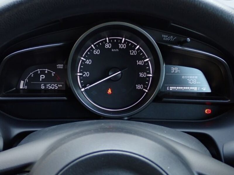MAZDA2