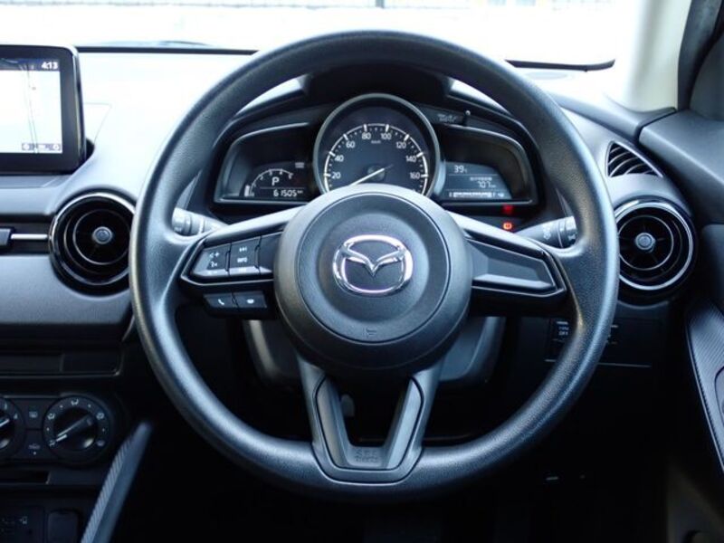MAZDA2