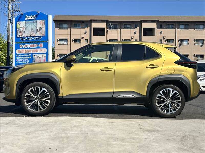 YARIS CROSS