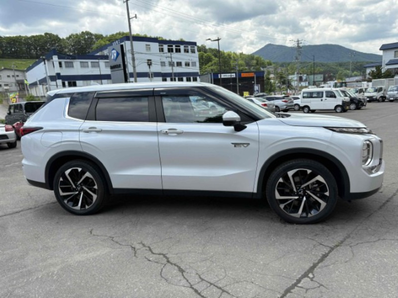 OUTLANDER