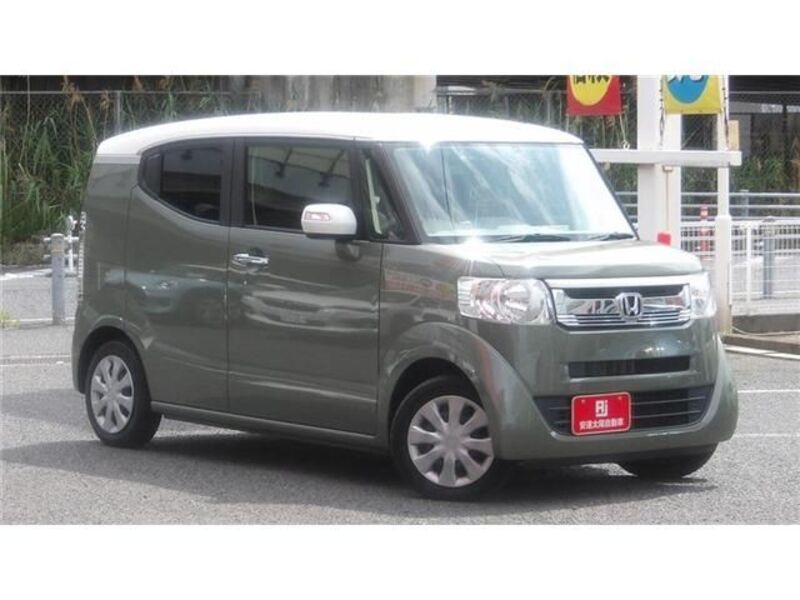 HONDA N BOX SLASH