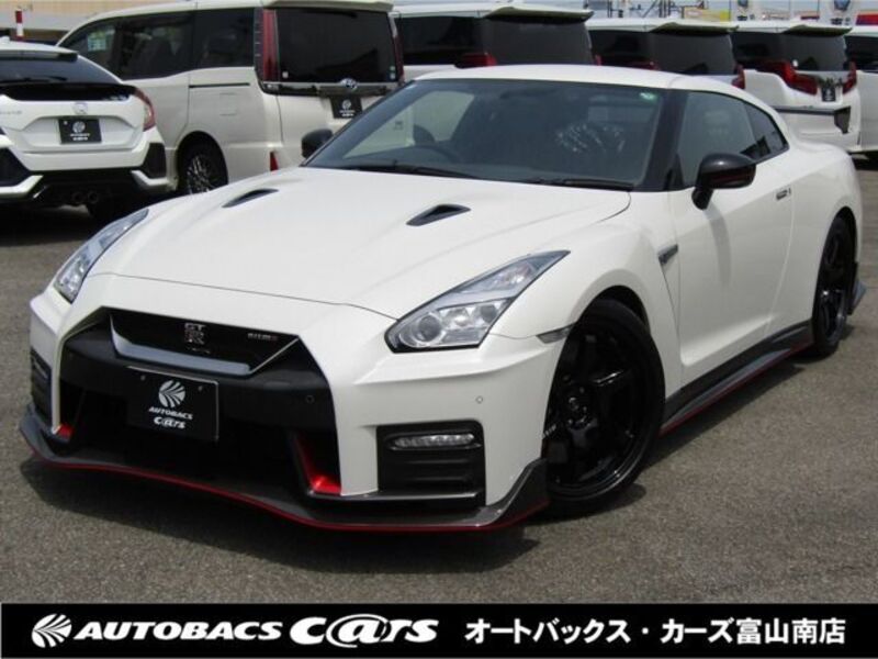 NISSAN GT-R