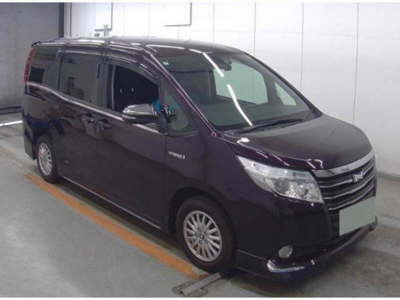 TOYOTA NOAH