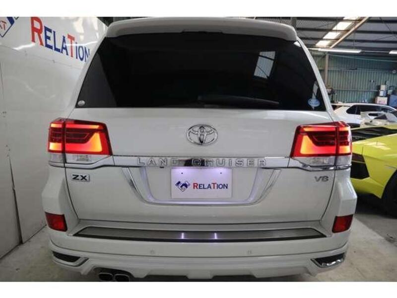 LAND CRUISER