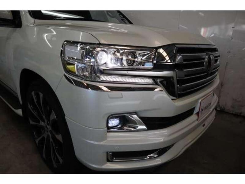 LAND CRUISER