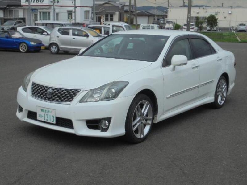 TOYOTA CROWN