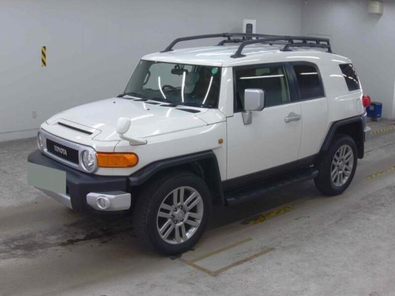 TOYOTA FJ CRUISER