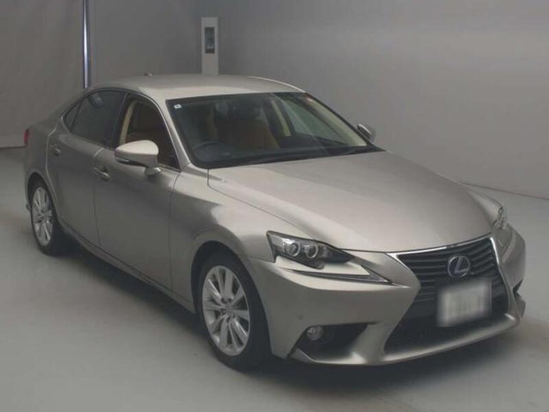 LEXUS IS