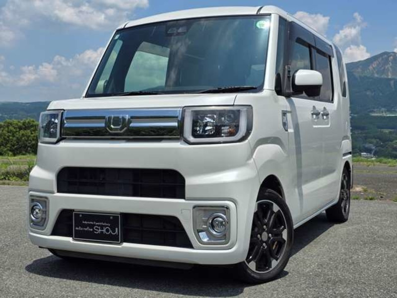 DAIHATSU WAKE