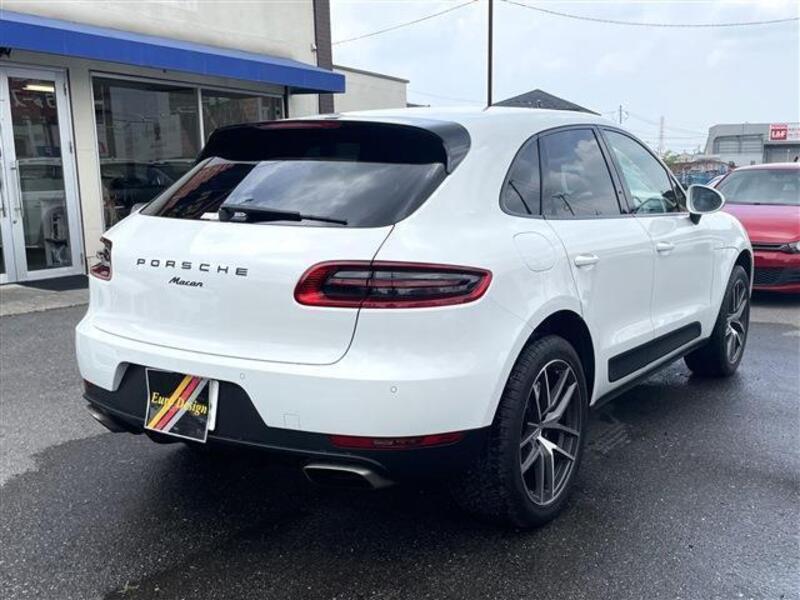 MACAN