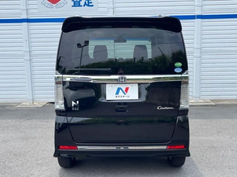 N BOX CUSTOM