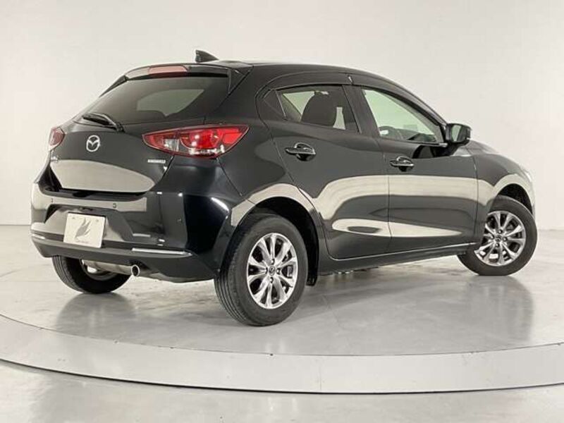 MAZDA2
