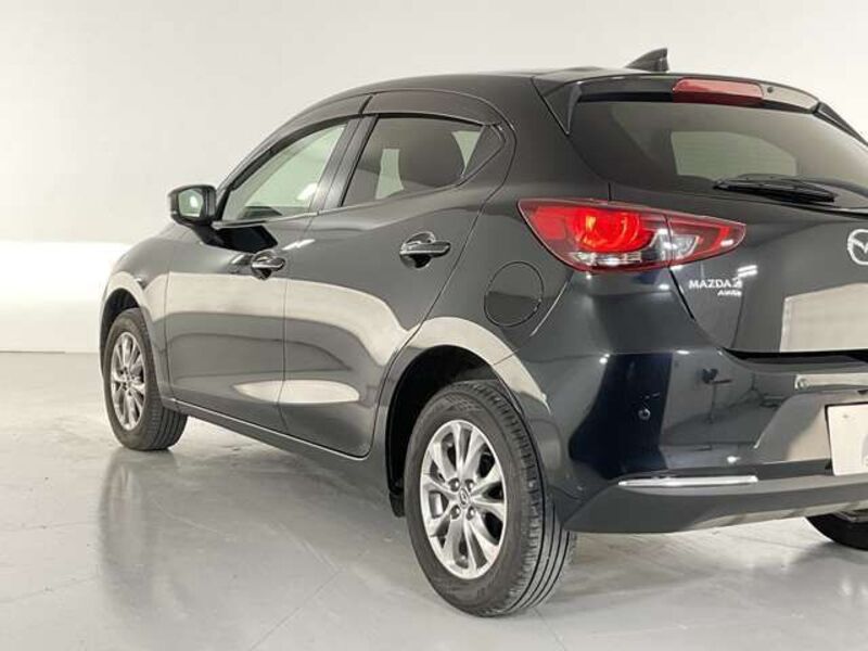 MAZDA2