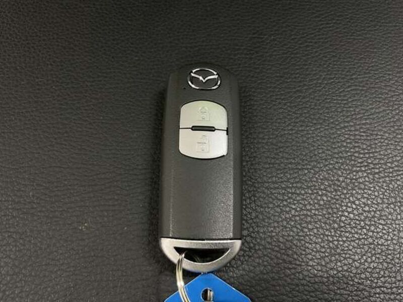 MAZDA2