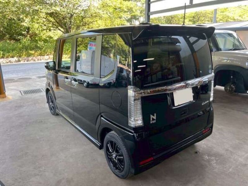 N BOX CUSTOM