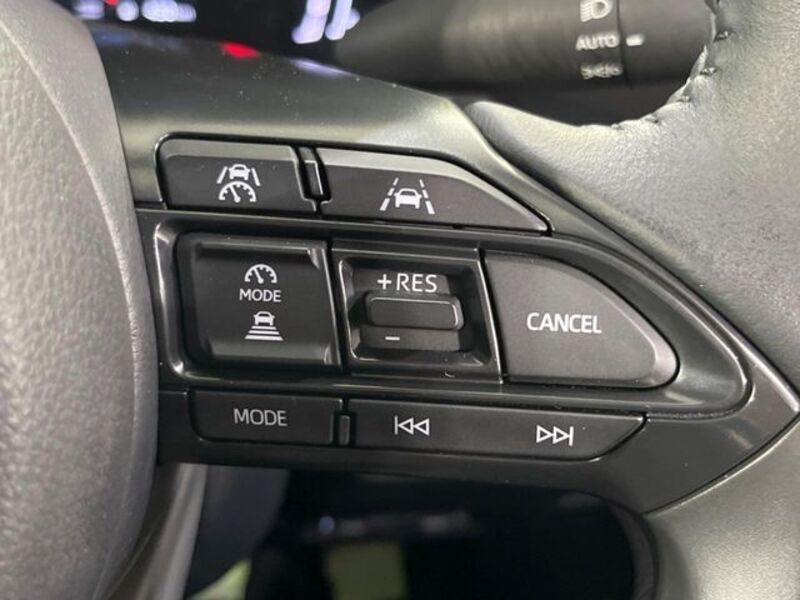 YARIS CROSS