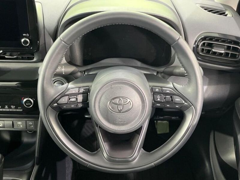 YARIS CROSS