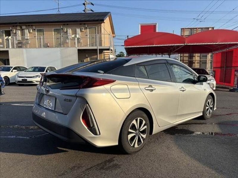 PRIUS PHV