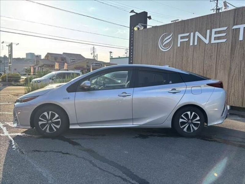 PRIUS PHV
