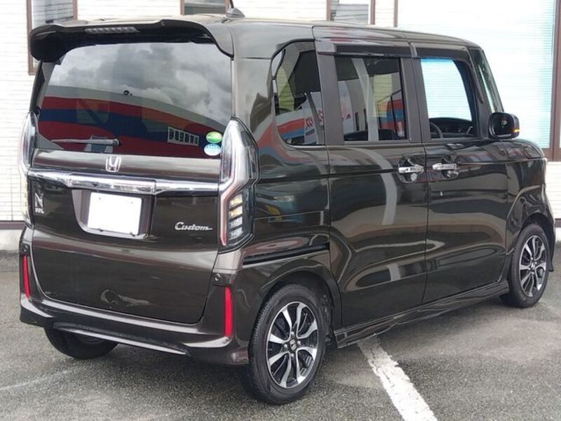 N BOX CUSTOM