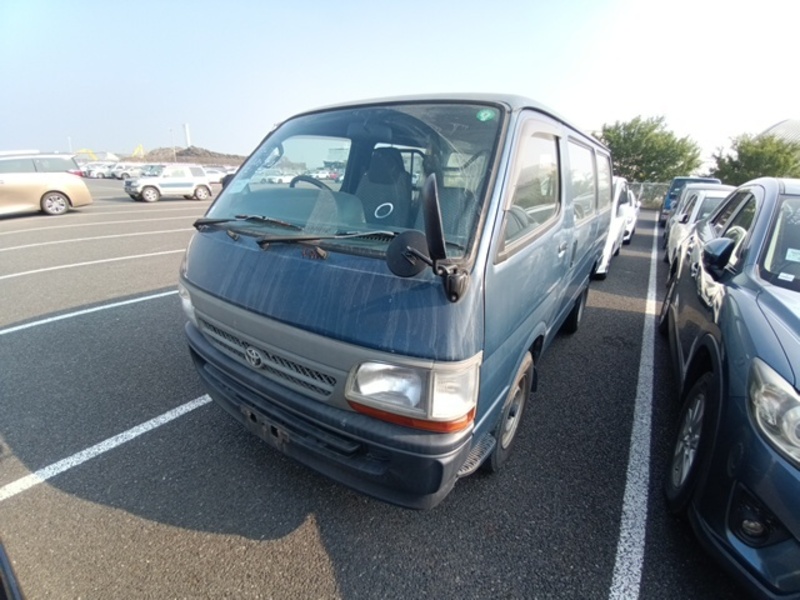 TOYOTA HIACE VAN