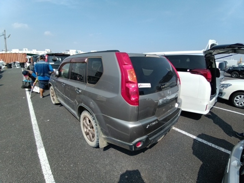 X-TRAIL
