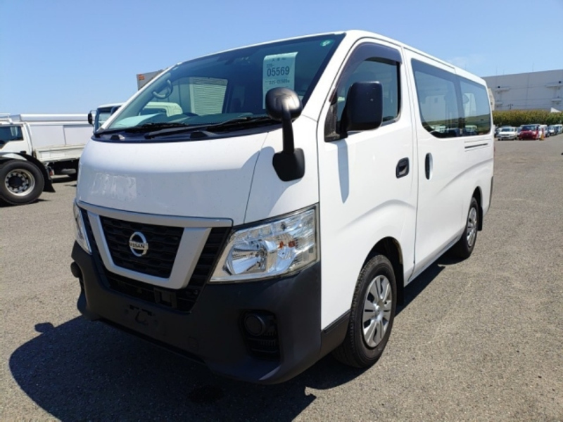 NV350 CARAVAN-0