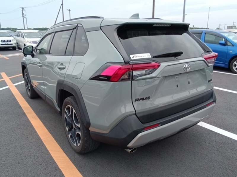 RAV4