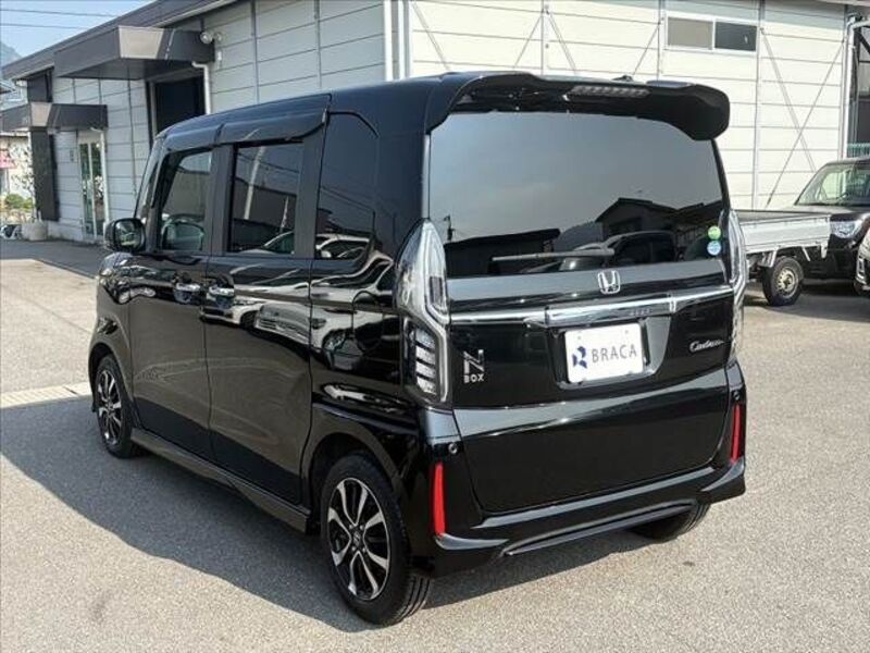 N BOX CUSTOM