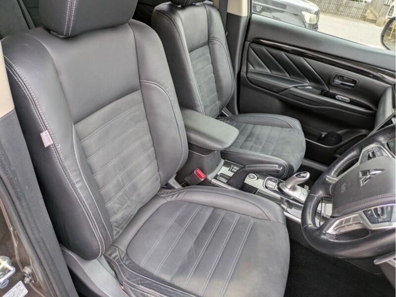 OUTLANDER PHEV