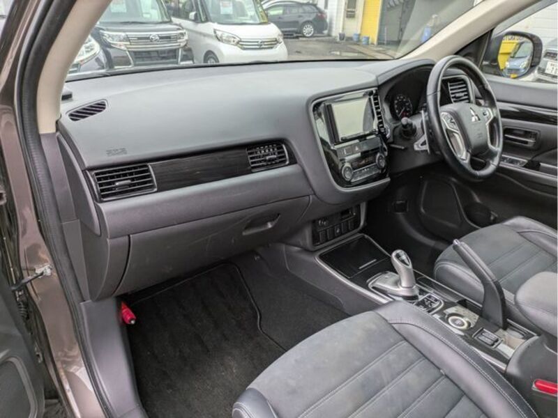 OUTLANDER PHEV