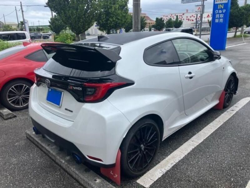 GR YARIS