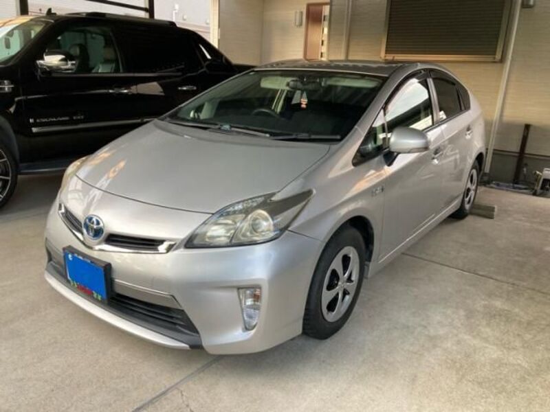 TOYOTA PRIUS PHV
