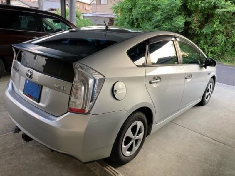 PRIUS PHV